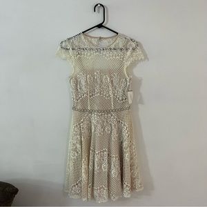 NWT DAVIDS BRIDAL Dress lace detailing